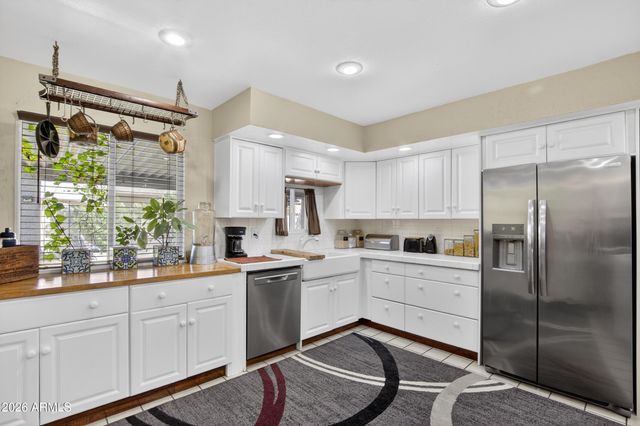 9726 W PINERIDGE Drive, Sun City, AZ 85351