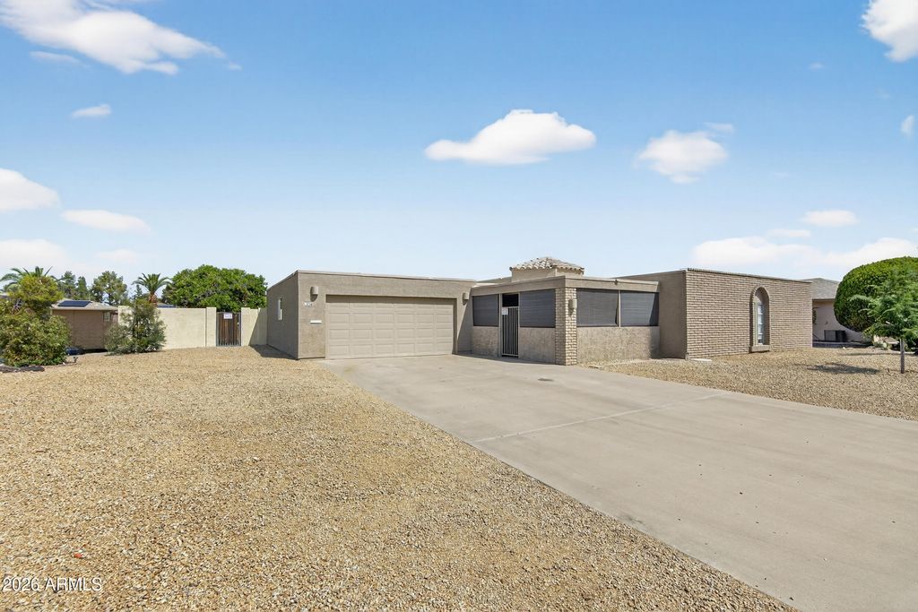 9726 W PINERIDGE Drive, Sun City, AZ 85351