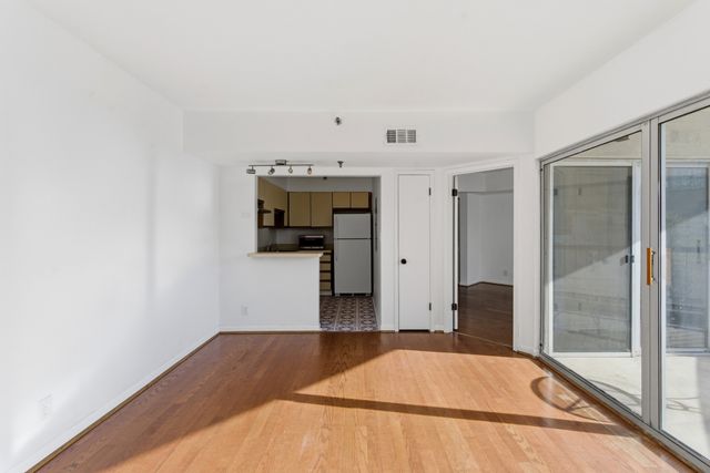 900 19th Ave S Apt 401, Nashville, TN 37212