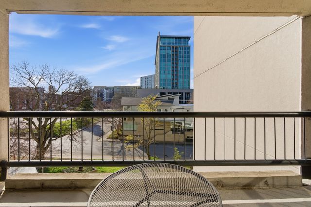 900 19th Ave S Apt 401, Nashville, TN 37212