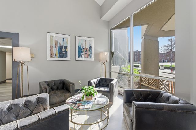 900 19th Ave S Apt 401, Nashville, TN 37212