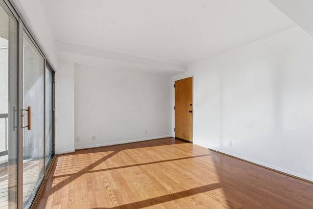 900 19th Ave S Apt 401, Nashville, TN 37212