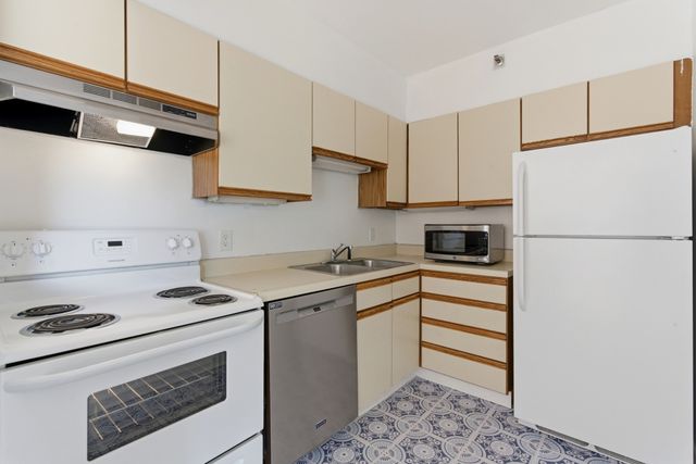 900 19th Ave S Apt 401, Nashville, TN 37212