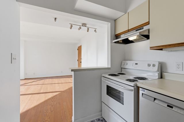 900 19th Ave S Apt 401, Nashville, TN 37212