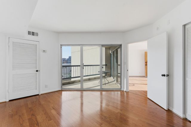 900 19th Ave S Apt 401, Nashville, TN 37212