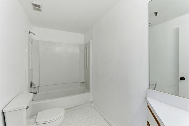 900 19th Ave S Apt 401, Nashville, TN 37212