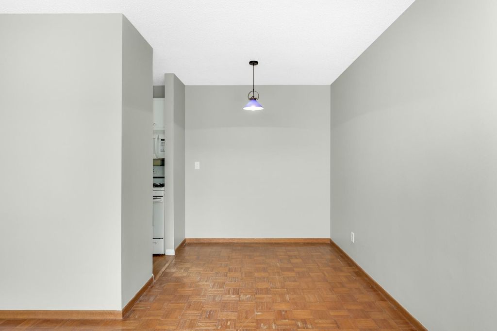 1912 Dupont Avenue S 405, Minneapolis, MN 55403 — photo 3