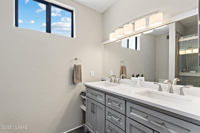 7620 E Callisto Cir Unit 212, Tucson, AZ 85715