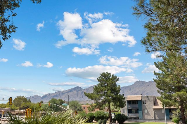 7620 E Callisto Cir Unit 212, Tucson, AZ 85715