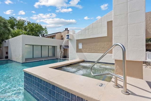 7620 E Callisto Cir Unit 212, Tucson, AZ 85715