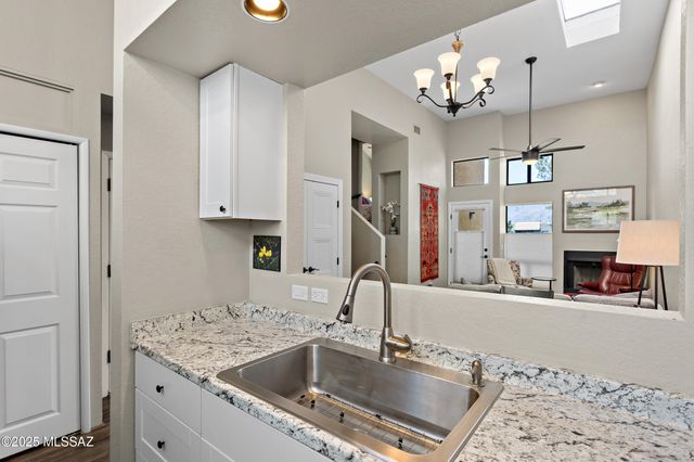 7620 E Callisto Cir Unit 212, Tucson, AZ 85715