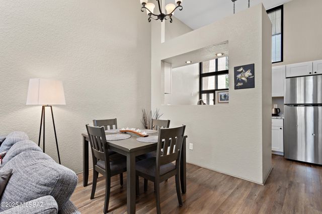 7620 E Callisto Cir Unit 212, Tucson, AZ 85715