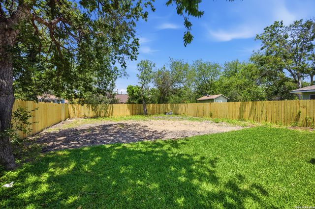 227 Spaatz, San Antonio, TX 78211