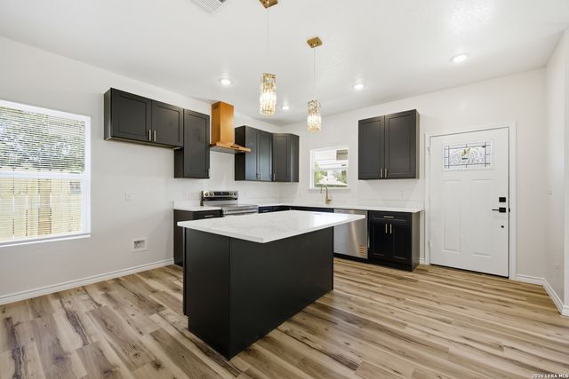 227 Spaatz, San Antonio, TX 78211
