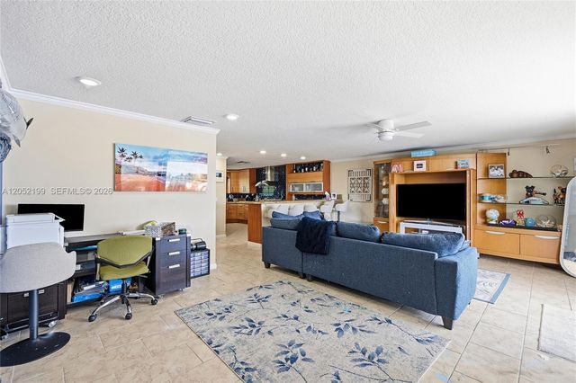 801 Palm Trl 10, Delray Beach, FL 33483