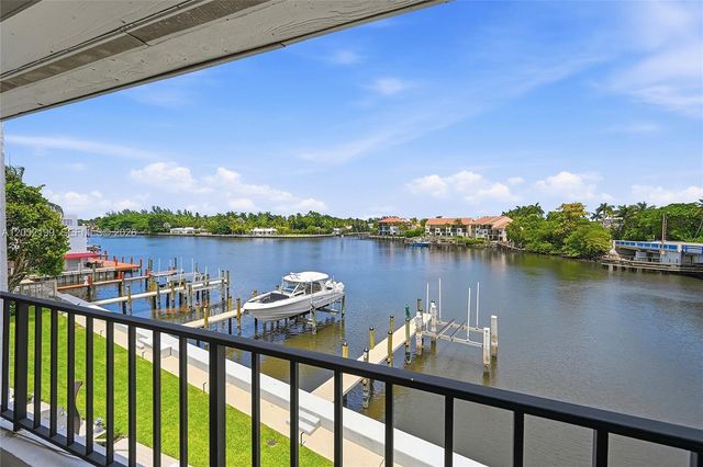 801 Palm Trl 10, Delray Beach, FL 33483