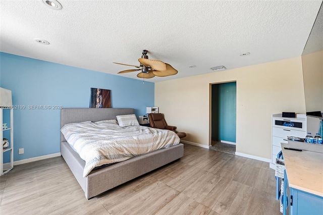 801 Palm Trl 10, Delray Beach, FL 33483