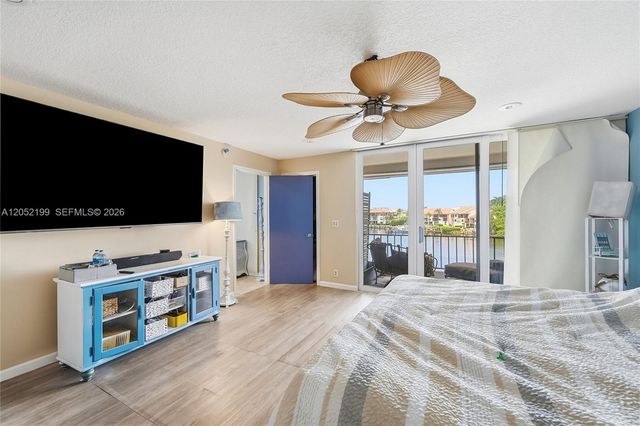 801 Palm Trl 10, Delray Beach, FL 33483