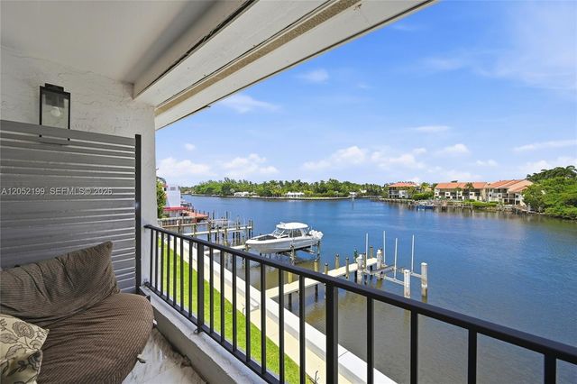 801 Palm Trl 10, Delray Beach, FL 33483