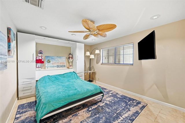 801 Palm Trl 10, Delray Beach, FL 33483