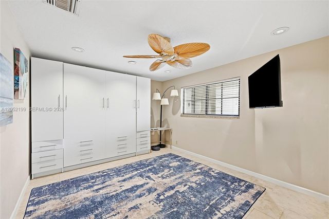 801 Palm Trl 10, Delray Beach, FL 33483