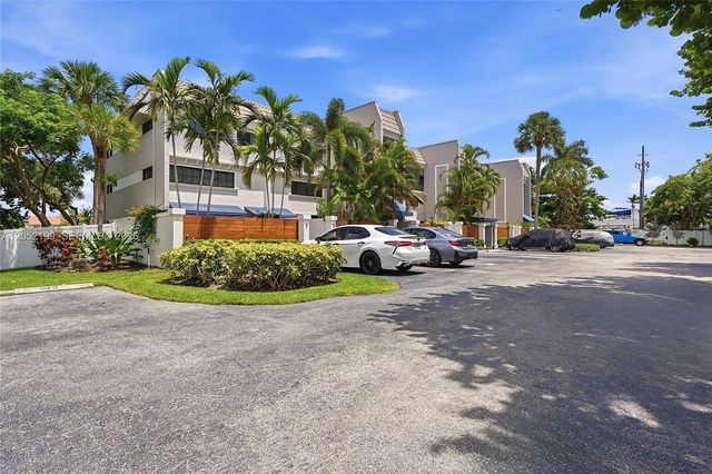801 Palm Trl 10, Delray Beach, FL 33483