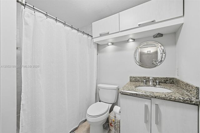 801 Palm Trl 10, Delray Beach, FL 33483