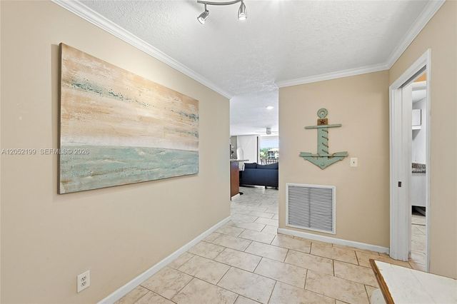 801 Palm Trl 10, Delray Beach, FL 33483