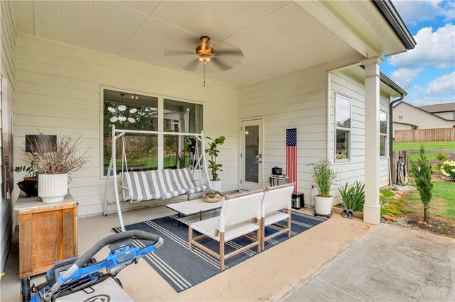 221 Morris Creek Drive, Hoschton, GA 30548