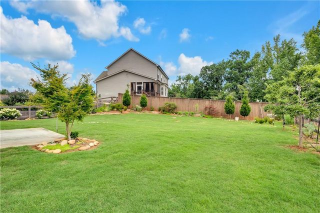 221 Morris Creek Drive, Hoschton, GA 30548