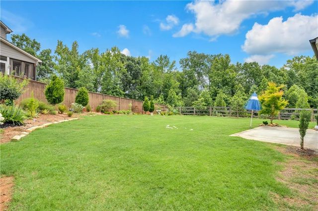 221 Morris Creek Drive, Hoschton, GA 30548