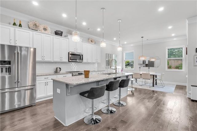 221 Morris Creek Drive, Hoschton, GA 30548