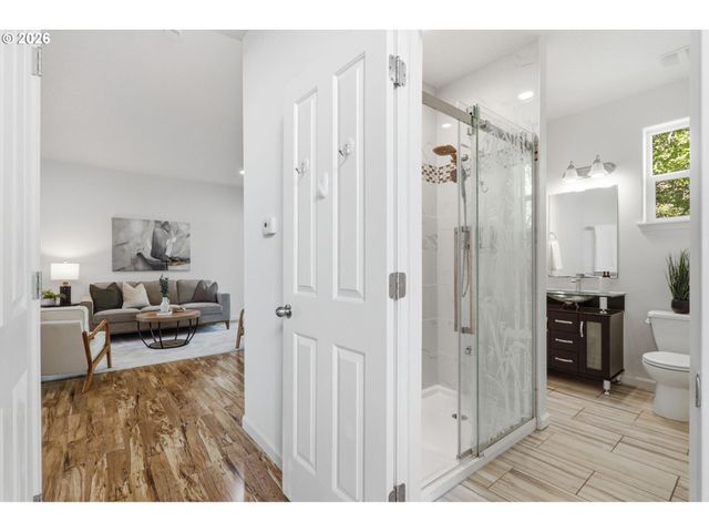 5899 Se DAVIS Rd, Hillsboro, OR 97123