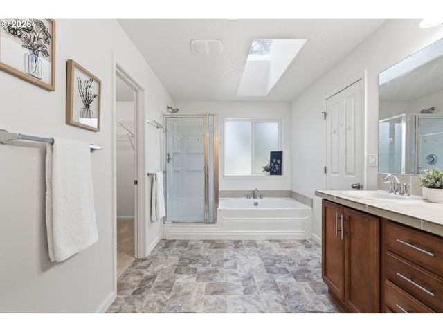 5899 Se DAVIS Rd, Hillsboro, OR 97123