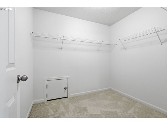 5899 Se DAVIS Rd, Hillsboro, OR 97123