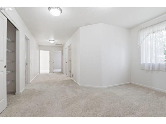 5899 Se DAVIS Rd, Hillsboro, OR 97123