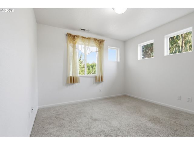 5899 Se DAVIS Rd, Hillsboro, OR 97123