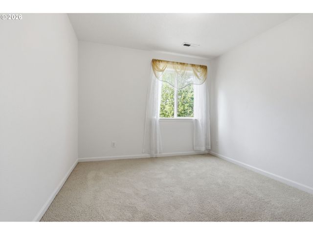 5899 Se DAVIS Rd, Hillsboro, OR 97123
