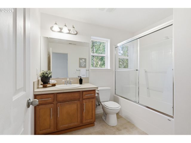 5899 Se DAVIS Rd, Hillsboro, OR 97123