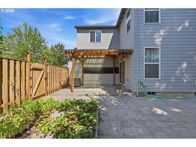 5899 Se DAVIS Rd, Hillsboro, OR 97123