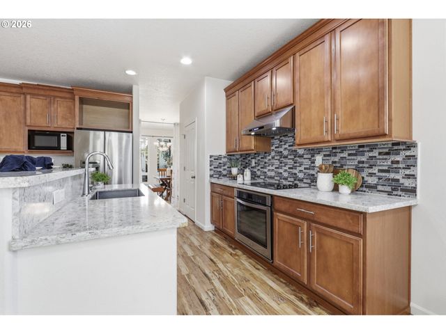 5899 Se DAVIS Rd, Hillsboro, OR 97123