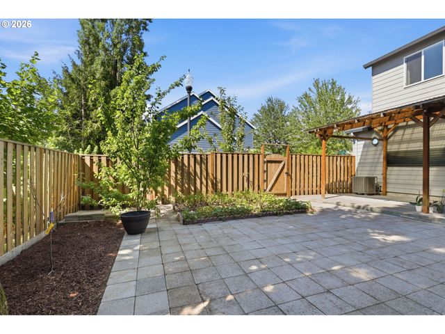 5899 Se DAVIS Rd, Hillsboro, OR 97123