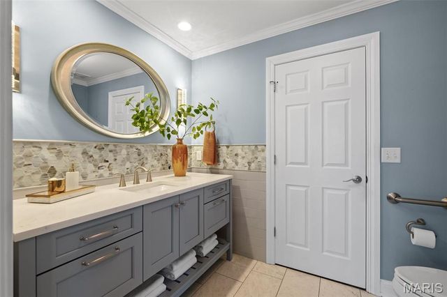 28 Ladue Meadows, St Louis, MO 63141