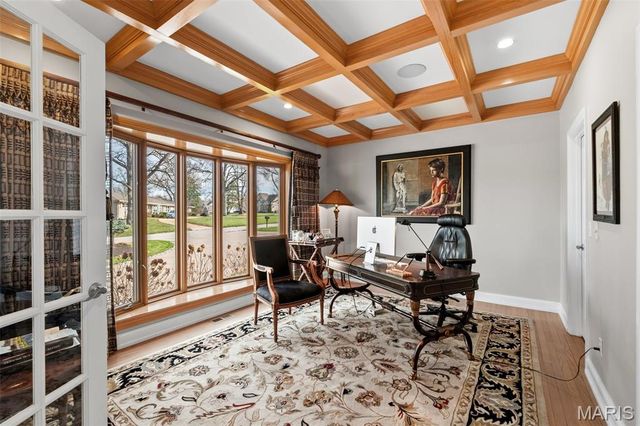 28 Ladue Meadows, St Louis, MO 63141