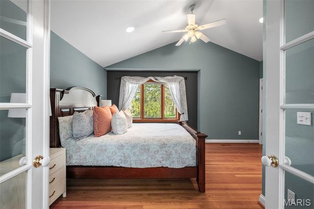 28 Ladue Meadows, St Louis, MO 63141