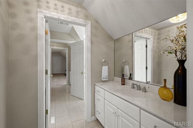 28 Ladue Meadows, St Louis, MO 63141