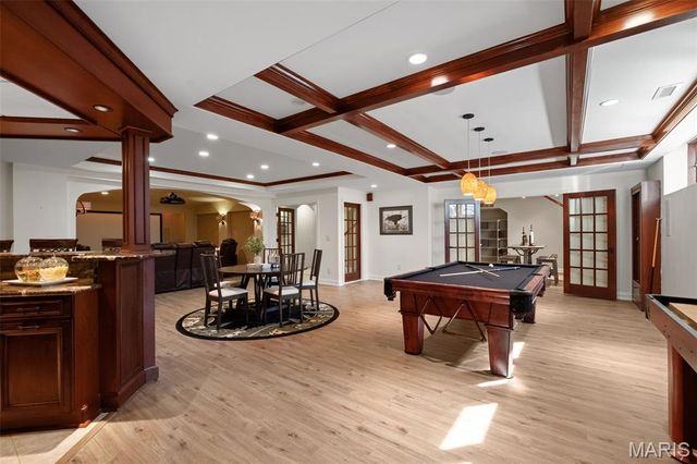 28 Ladue Meadows, St Louis, MO 63141