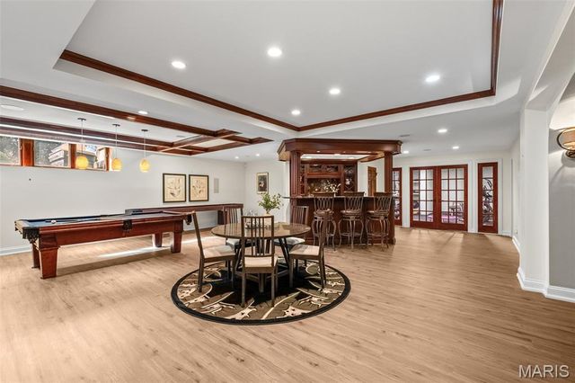 28 Ladue Meadows, St Louis, MO 63141