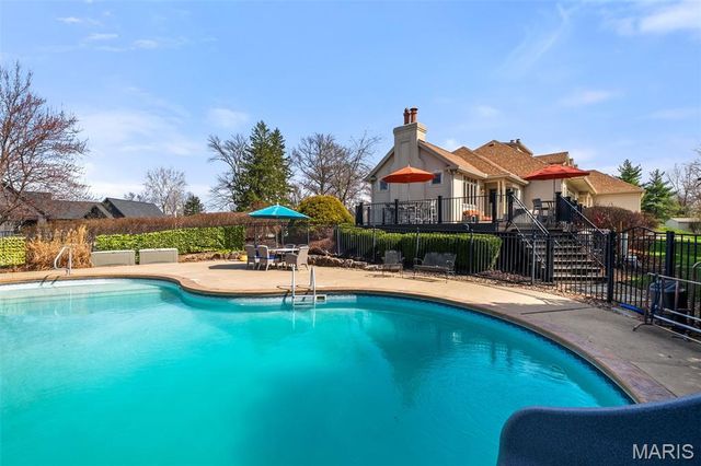 28 Ladue Meadows, St Louis, MO 63141