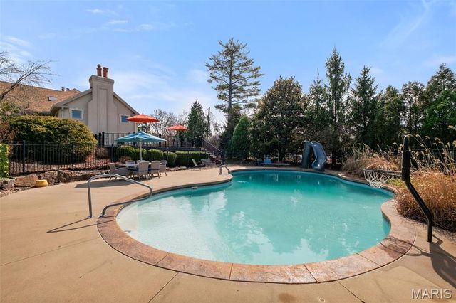 28 Ladue Meadows, St Louis, MO 63141